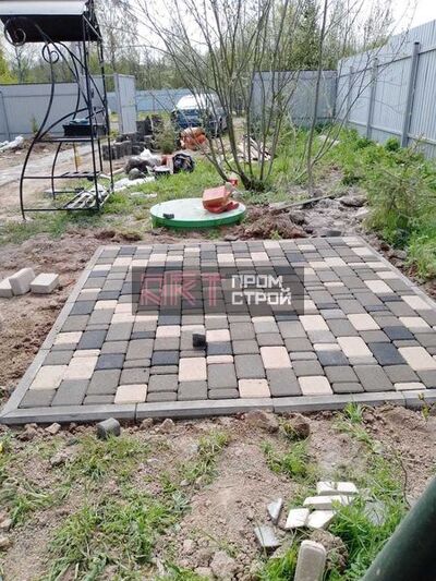 Укладка тротуарной плитки Старый город (серый, черный, белый)